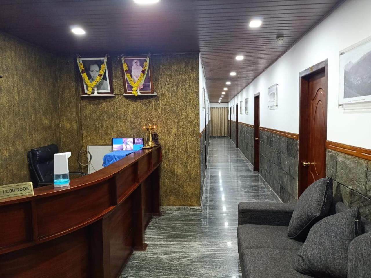 Hotelgurubhavan مونار المظهر الخارجي الصورة