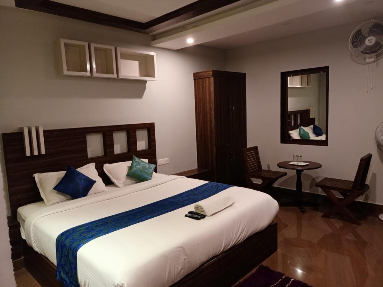 Hotelgurubhavan مونار المظهر الخارجي الصورة